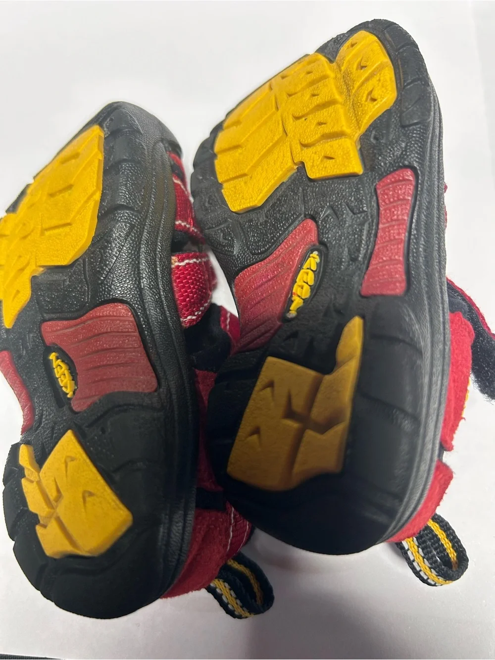 KEEN Newport H2 Toddler Sandals Size 4 Red Black Yellow Preowned Great Condition